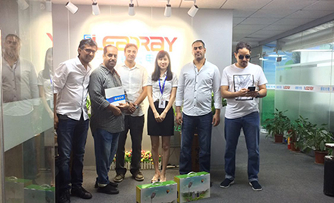 Leadray's VIP Clients From Saudi Arabia Inspect The Status Of Their Order For Motion Sensor Outdoor Solar Light