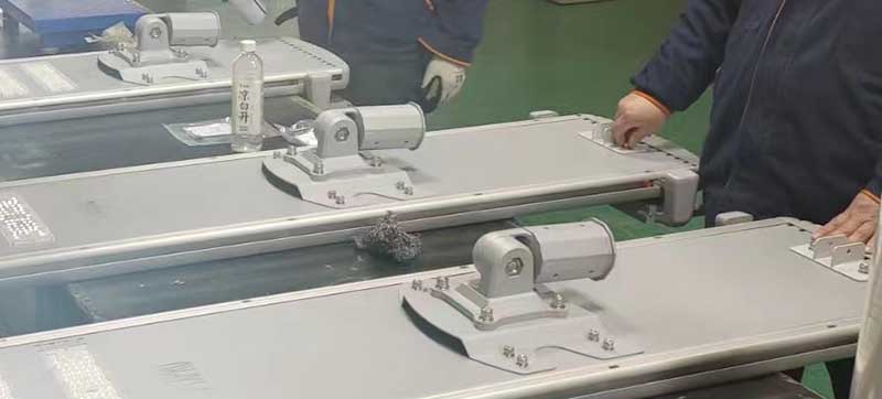 LED light attenuation and extend the lifespan