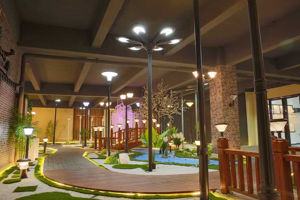 solar-powered street lamps