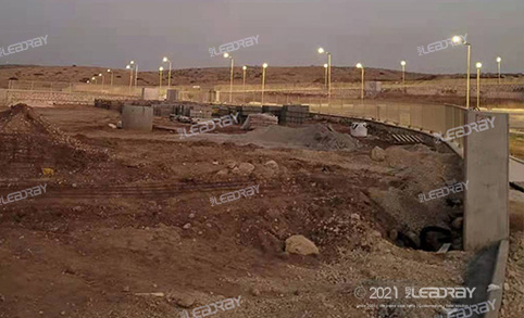 Integrated run by solar pathway LED lamp Plug and play