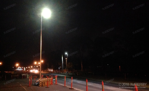 High lumen 100w typhoon resistant all in one solar street light