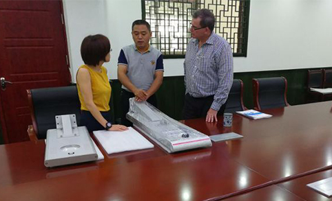 Clients From Papua New Guinea Visit Us And Play Order For Solar Street Light With Battery Backup After Their Visiting