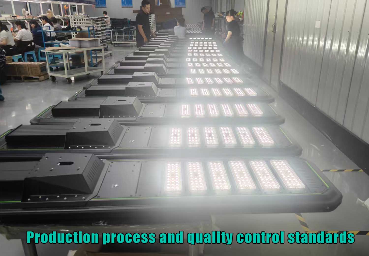 Production workshop takes real photos of integrated solar street light production