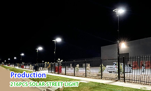 Manufacturer LED solar street light 120W garden light installed at night in Canadian supermarkets