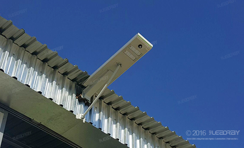 40 Watt Integrated Solar Led Street Light Installed On South Africa Client's Warehouse